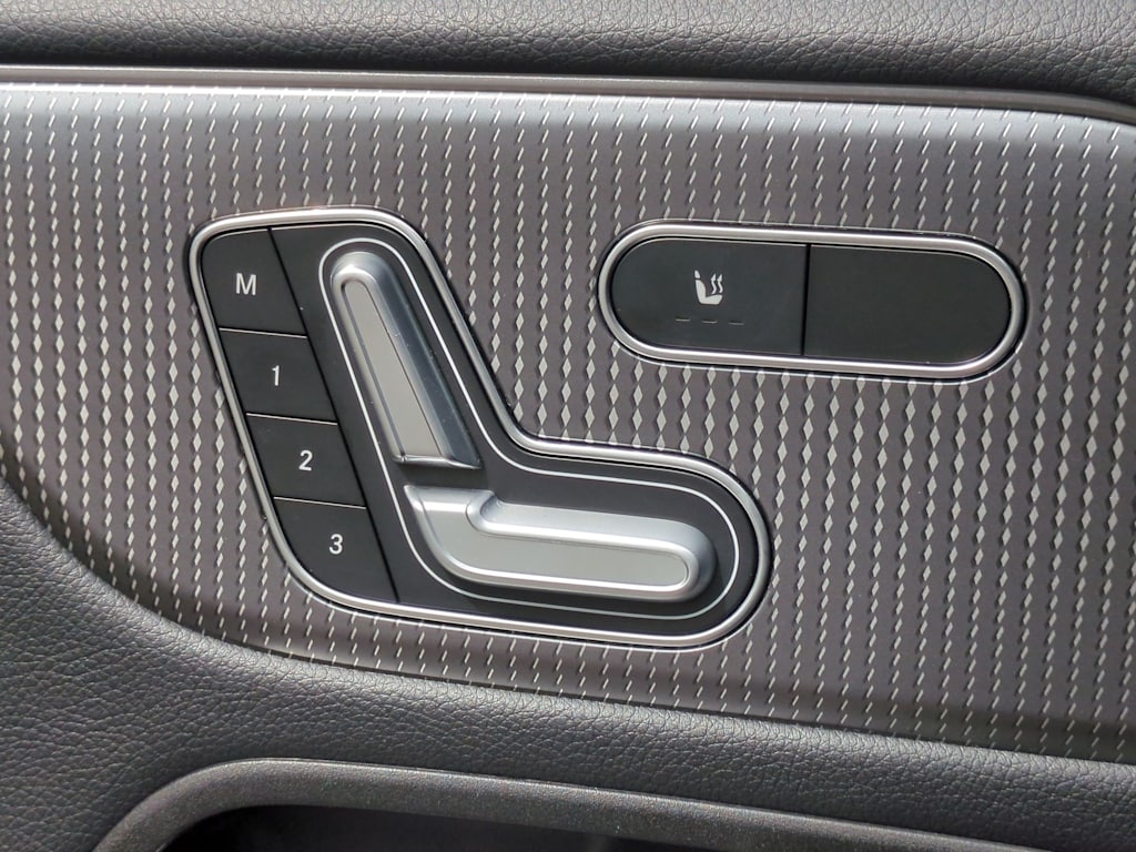 2021 Mercedes-Benz GLB 250 25