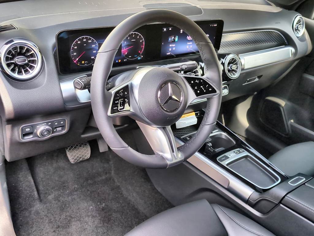 Thumbnail: 2025 Mercedes-Benz GLB - 2