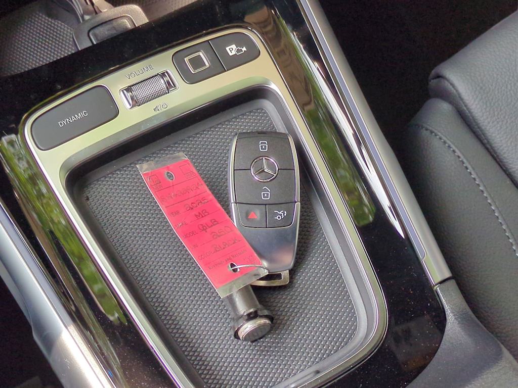 Thumbnail: 2025 Mercedes-Benz GLB - 36