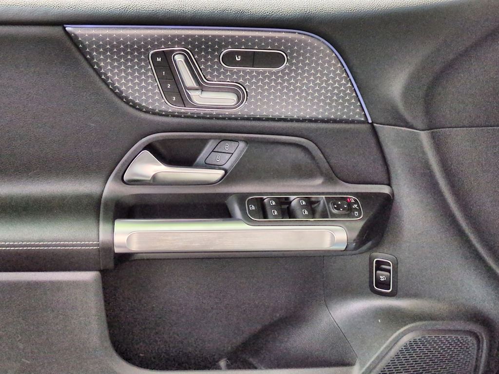 Thumbnail: 2025 Mercedes-Benz GLB - 33