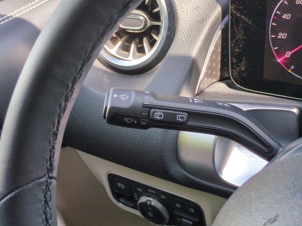 Thumbnail: 2025 Mercedes-Benz GLB - 31