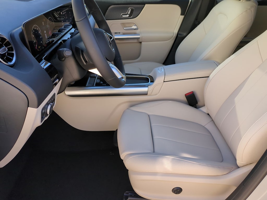 2025 Mercedes-Benz GLA 250 11