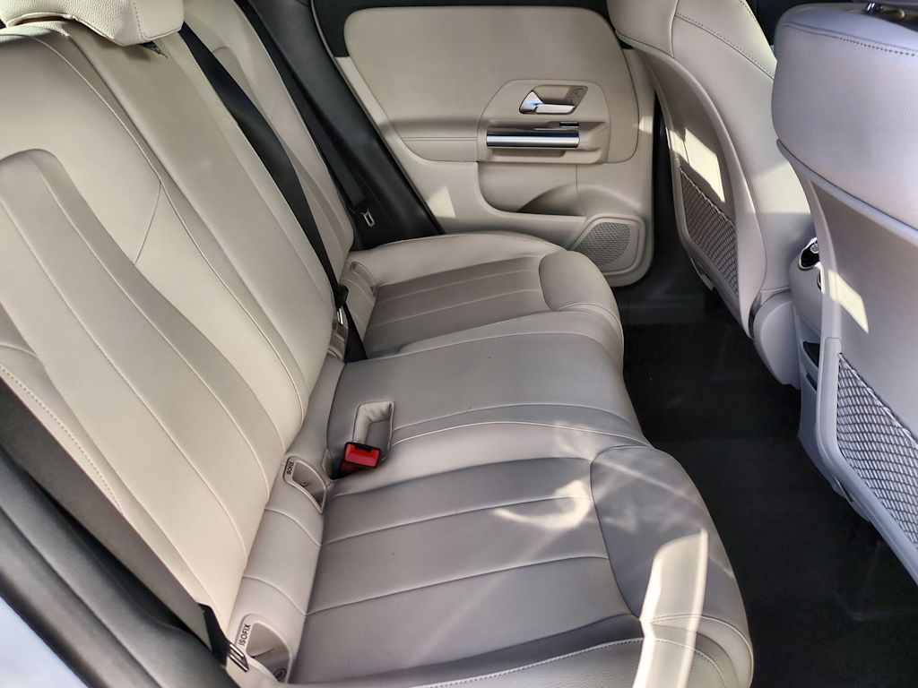 2025 Mercedes-Benz GLA 250 25