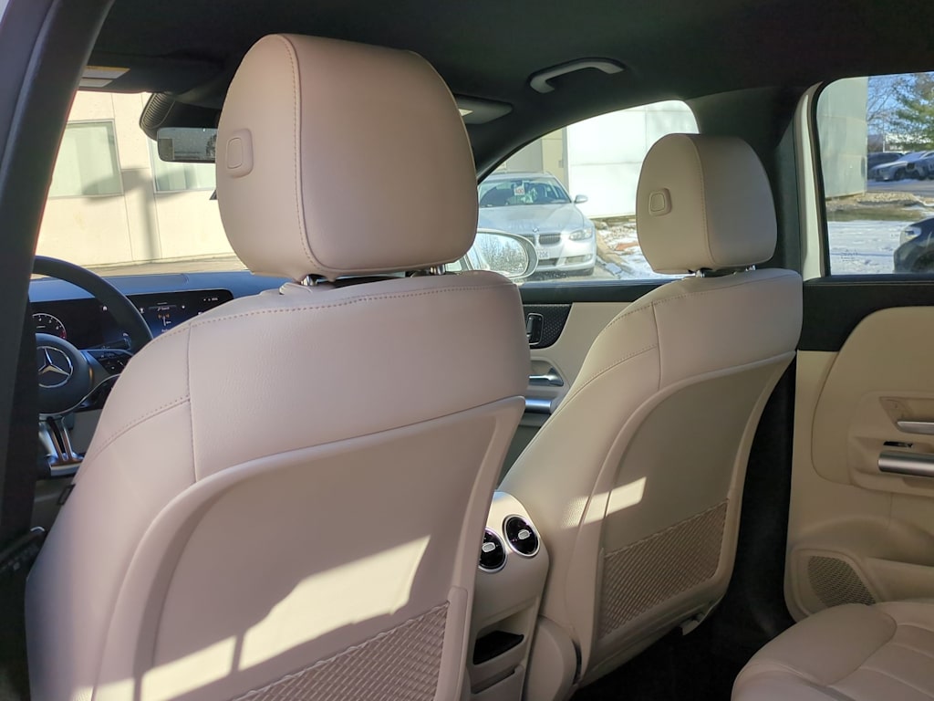 2025 Mercedes-Benz GLA 250 12