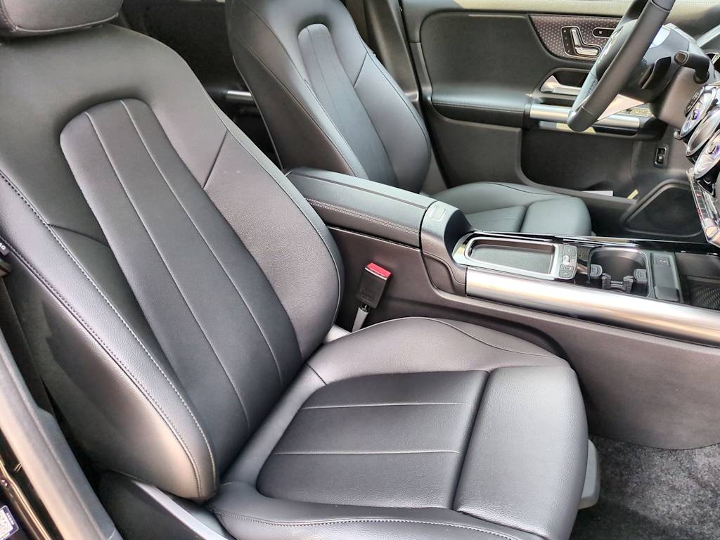 Thumbnail: 2025 Mercedes-Benz GLA - 12