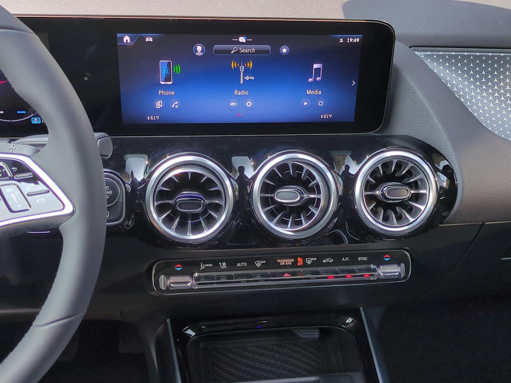 Thumbnail: 2025 Mercedes-Benz GLA - 15