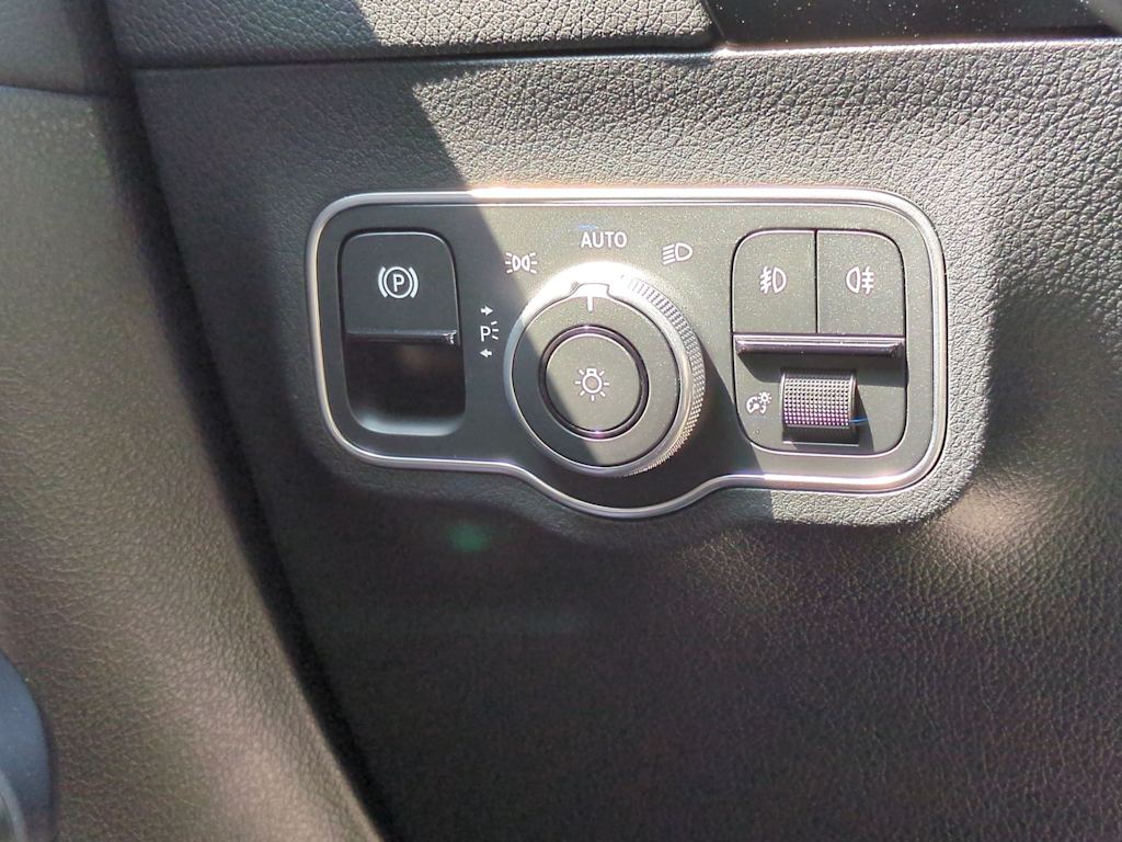 Thumbnail: 2025 Mercedes-Benz GLA - 31