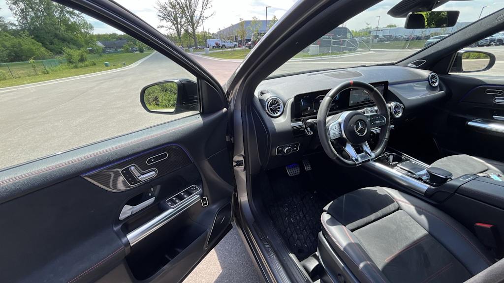 Thumbnail: 2022 Mercedes-Benz GLA - 2