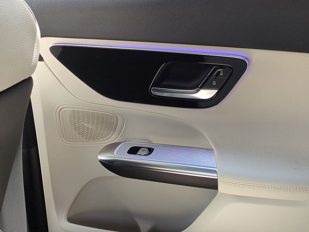 Thumbnail: 2025 Mercedes-Benz GLC - 39