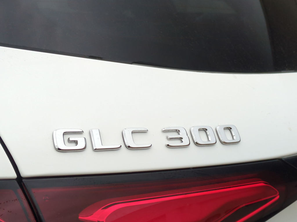 Thumbnail: 2025 Mercedes-Benz GLC - 25