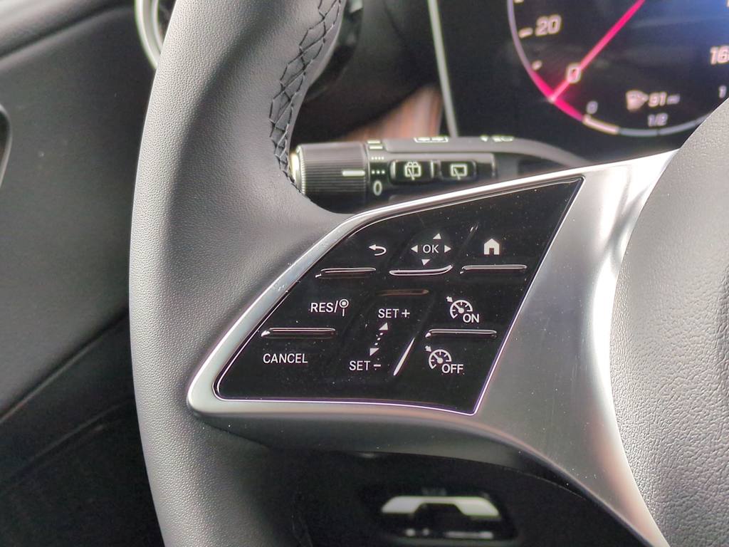 Thumbnail: 2025 Mercedes-Benz GLC - 31