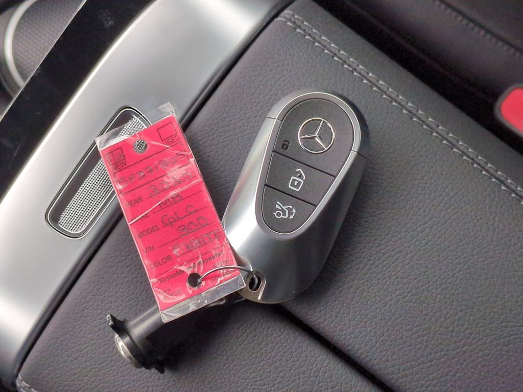 Thumbnail: 2025 Mercedes-Benz GLC - 36