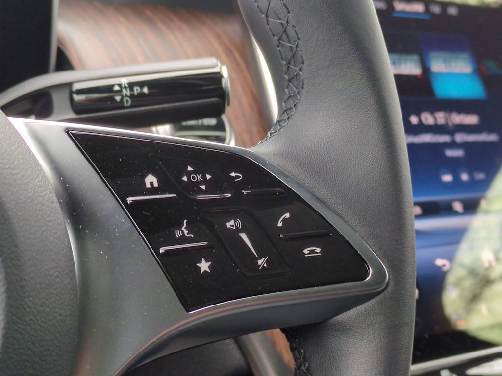 Thumbnail: 2025 Mercedes-Benz GLC - 32