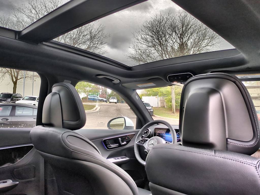 Thumbnail: 2025 Mercedes-Benz GLC - 30