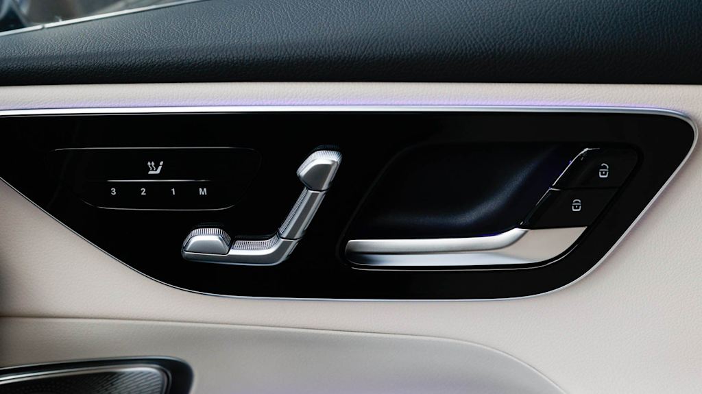 Thumbnail: 2026 Mercedes-Benz GLC - 41