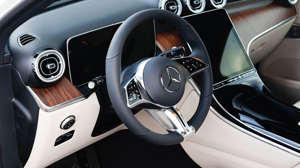 Thumbnail: 2026 Mercedes-Benz GLC - 9