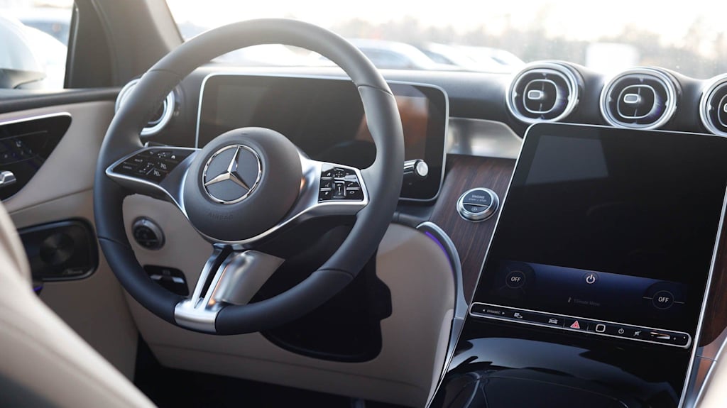 Thumbnail: 2026 Mercedes-Benz GLC - 2
