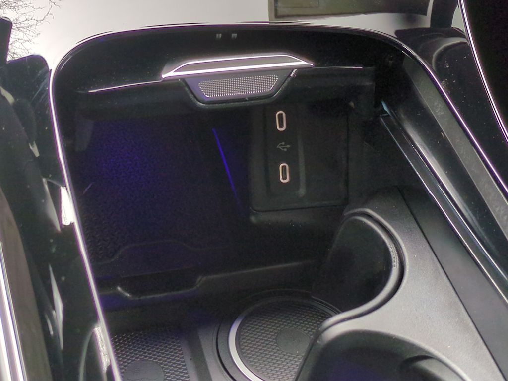 Thumbnail: 2025 Mercedes-Benz GLC - 34