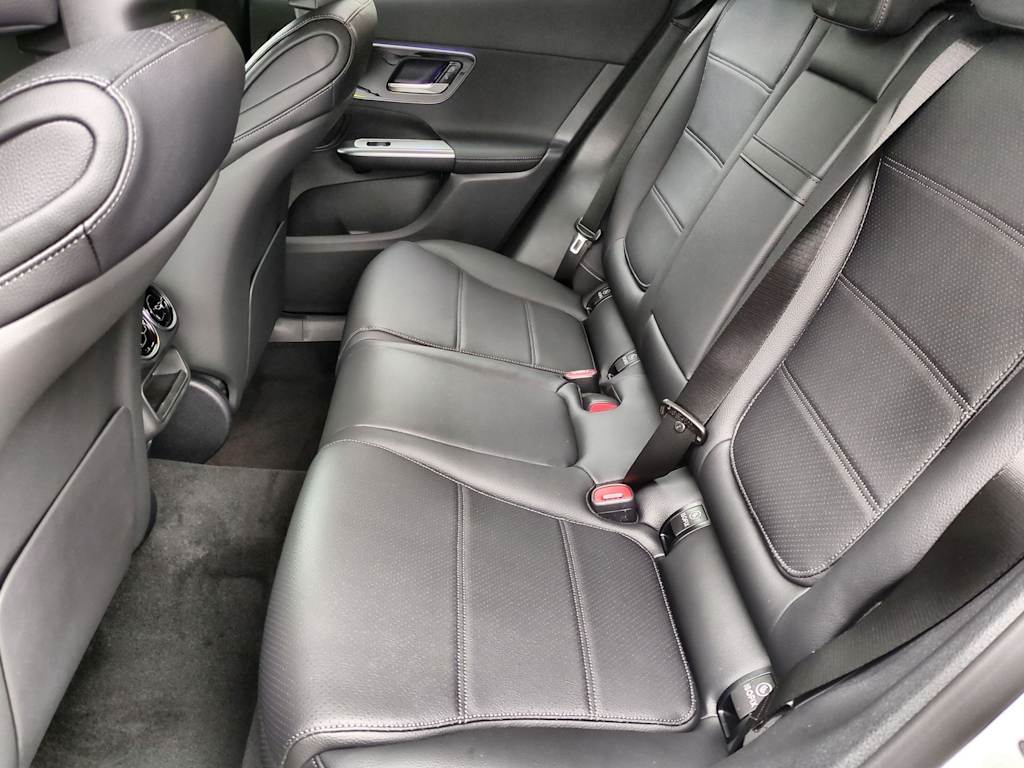 Thumbnail: 2025 Mercedes-Benz GLC - 26