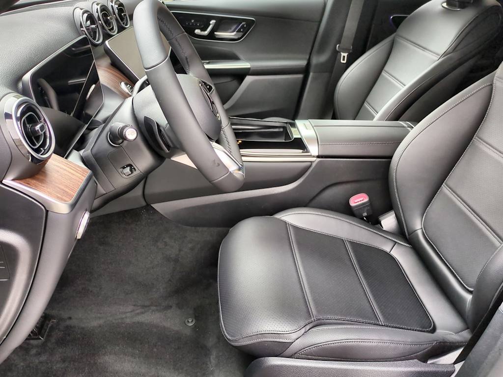 Thumbnail: 2025 Mercedes-Benz GLC - 11