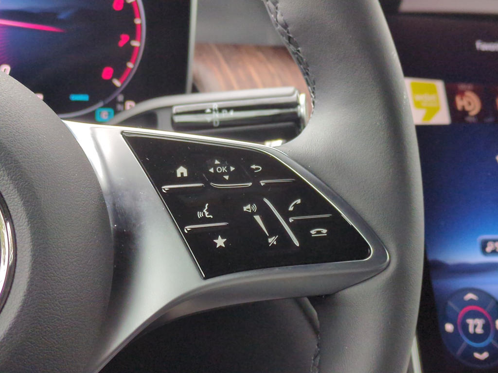 Thumbnail: 2025 Mercedes-Benz GLC - 29