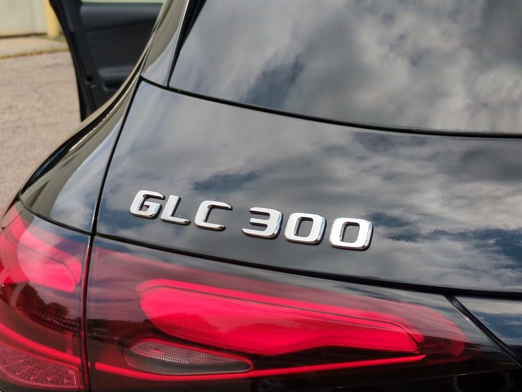 Thumbnail: 2025 Mercedes-Benz GLC - 25