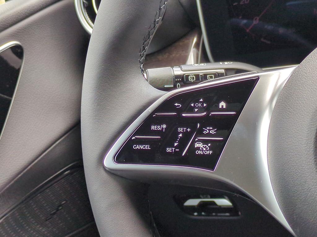 Thumbnail: 2025 Mercedes-Benz GLC - 31