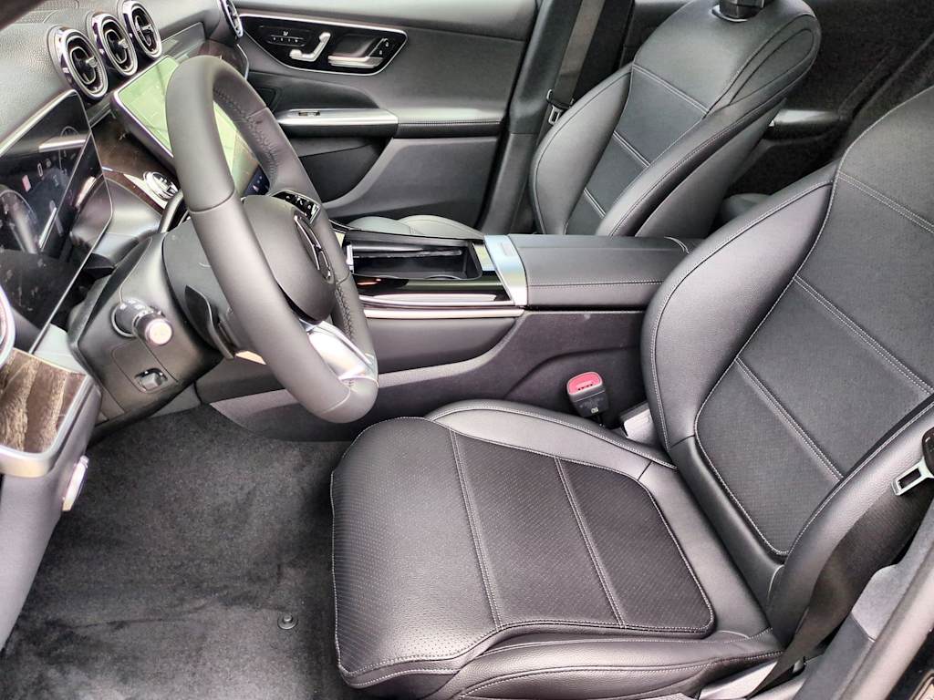 Thumbnail: 2025 Mercedes-Benz GLC - 11