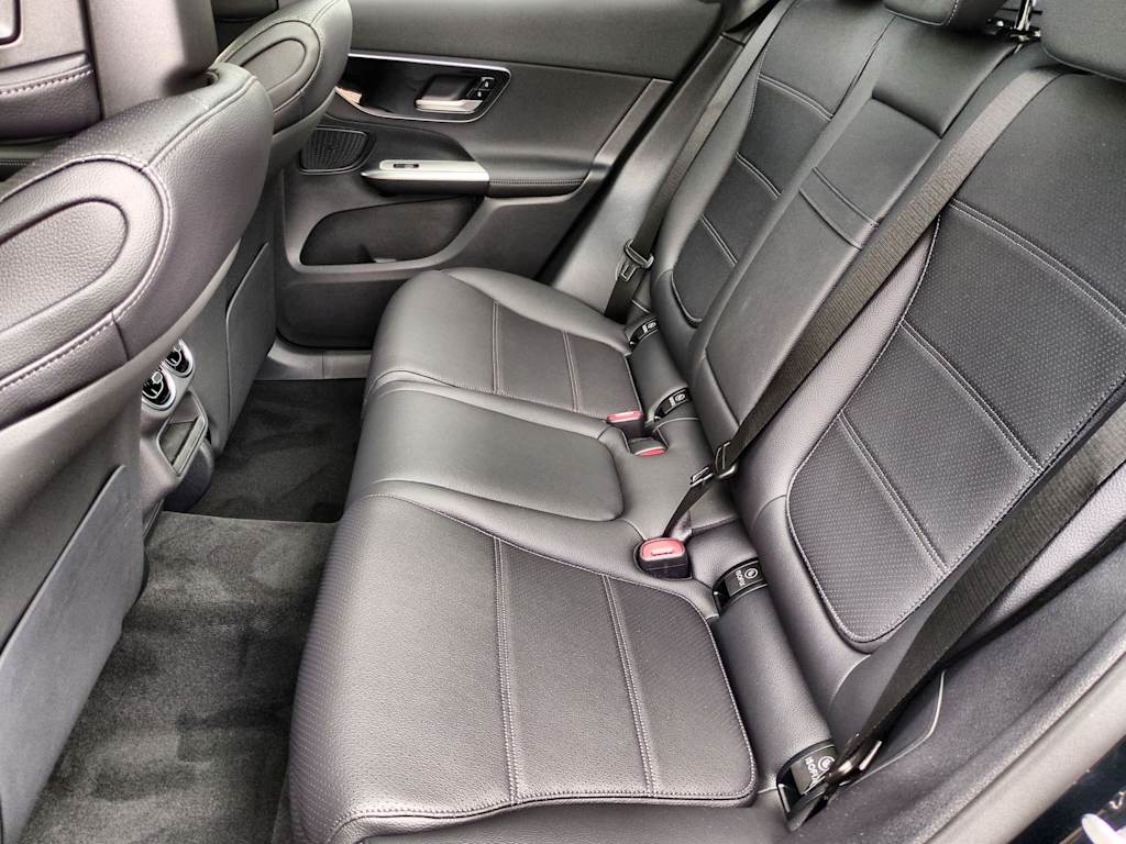 Thumbnail: 2025 Mercedes-Benz GLC - 28