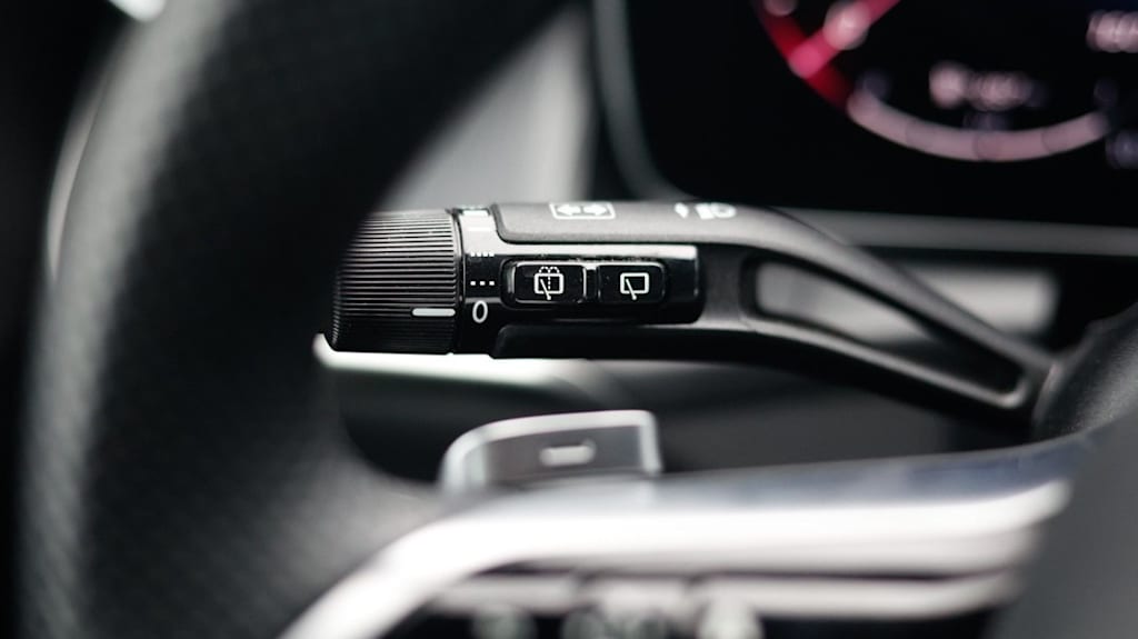 Thumbnail: 2025 Mercedes-Benz GLC - 32