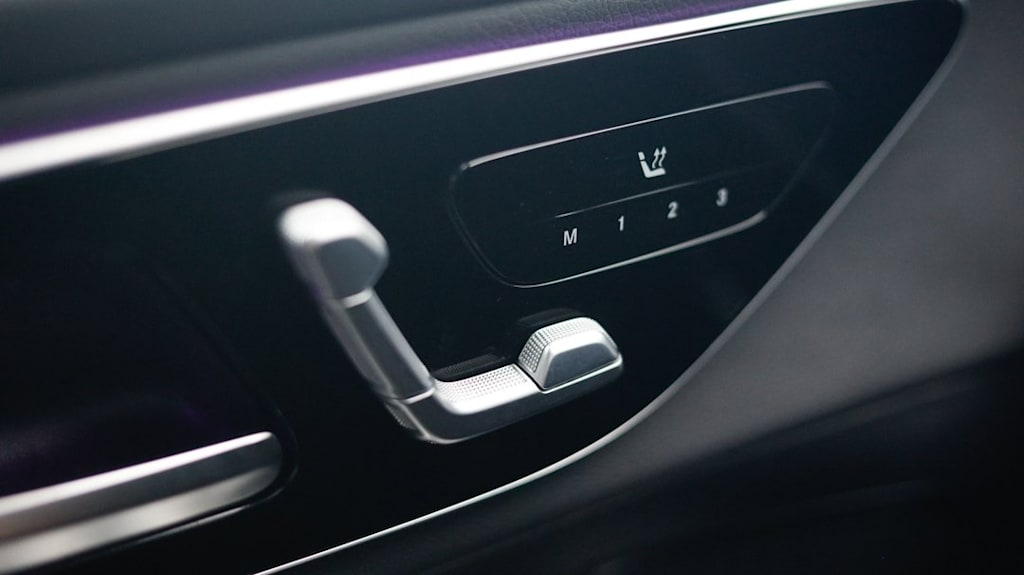 Thumbnail: 2025 Mercedes-Benz GLC - 30