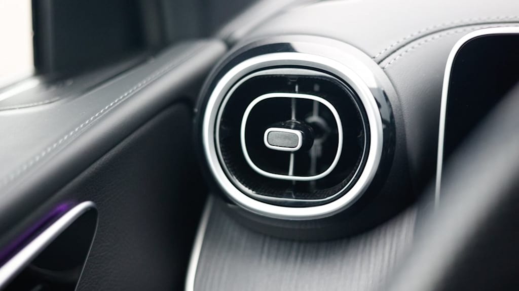 Thumbnail: 2025 Mercedes-Benz GLC - 29