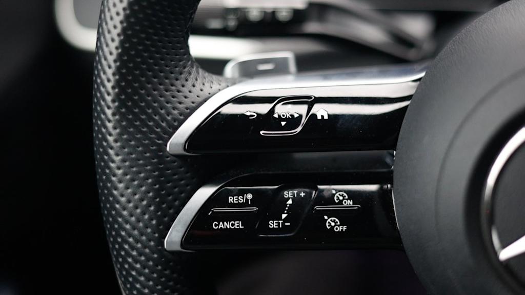 Thumbnail: 2025 Mercedes-Benz GLC - 27