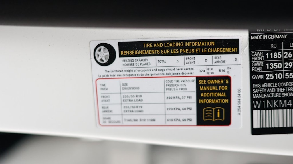 Thumbnail: 2025 Mercedes-Benz GLC - 36