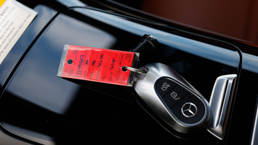 Thumbnail: 2026 Mercedes-Benz GLC - 16