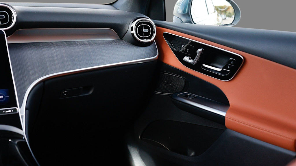 Thumbnail: 2026 Mercedes-Benz GLC - 25