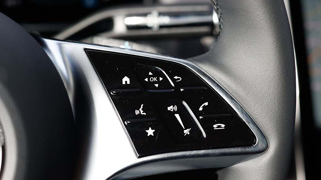 Thumbnail: 2026 Mercedes-Benz GLC - 33