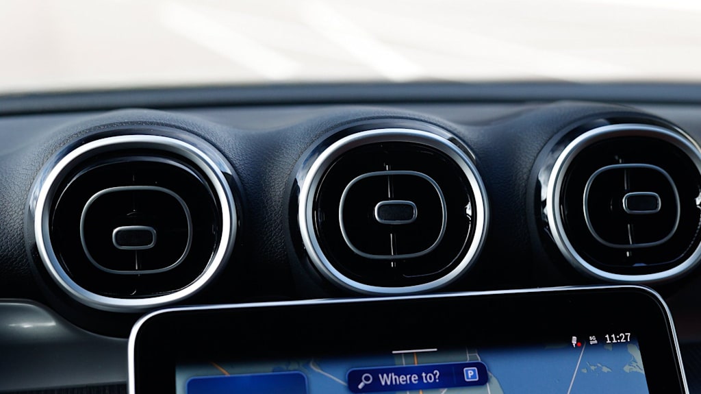 Thumbnail: 2026 Mercedes-Benz GLC - 34