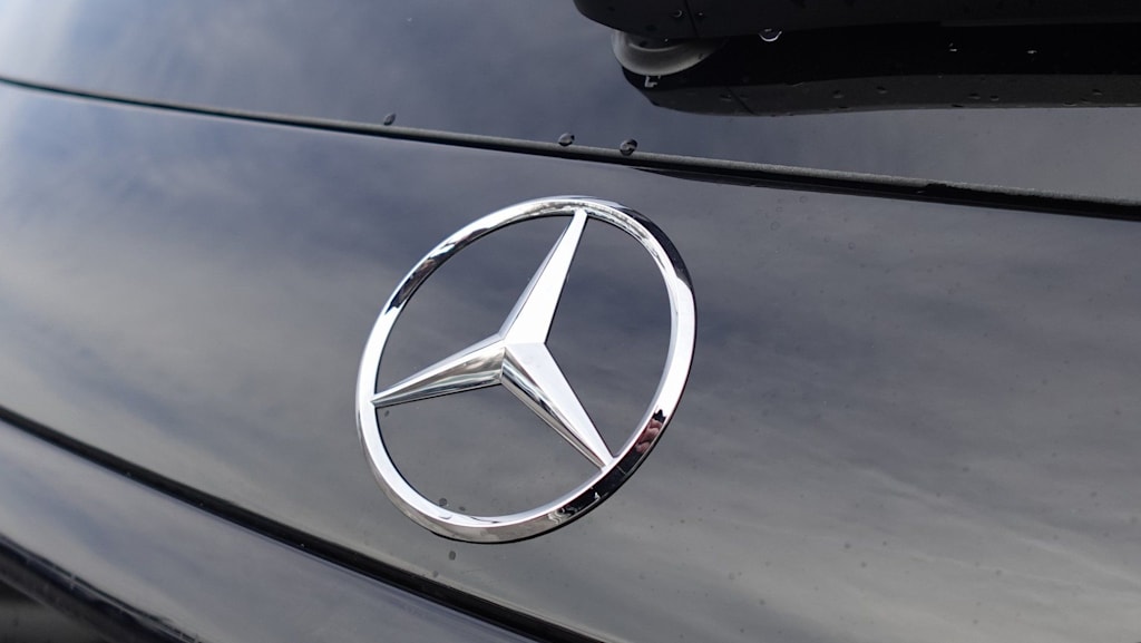 Thumbnail: 2026 Mercedes-Benz GLC - 65