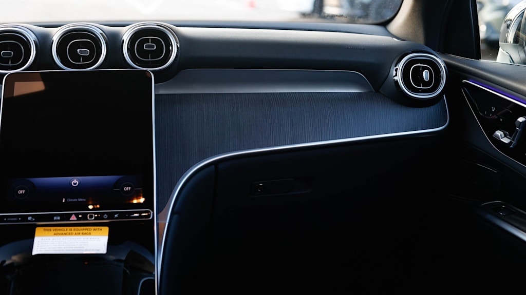 Thumbnail: 2026 Mercedes-Benz GLC - 32