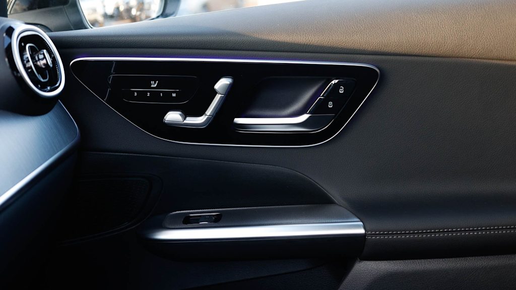 Thumbnail: 2026 Mercedes-Benz GLC - 29