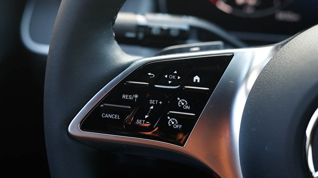 Thumbnail: 2026 Mercedes-Benz GLC - 23