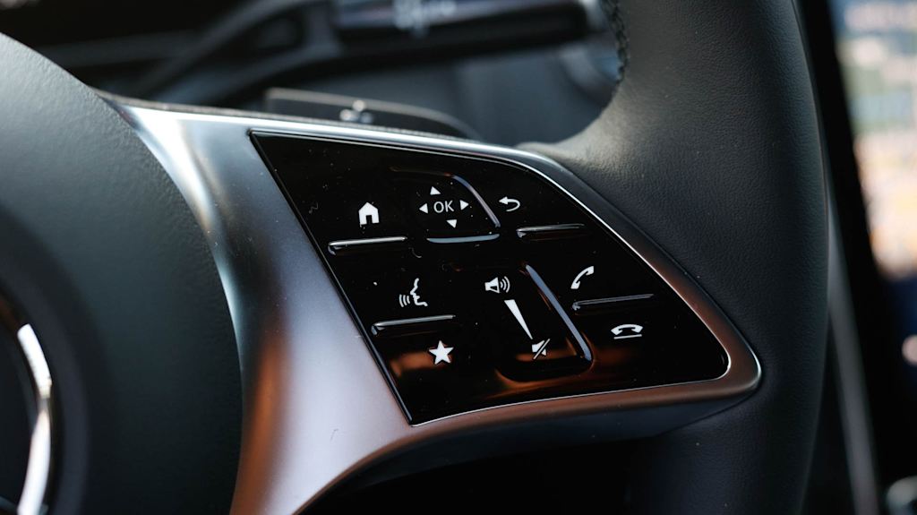 Thumbnail: 2026 Mercedes-Benz GLC - 24