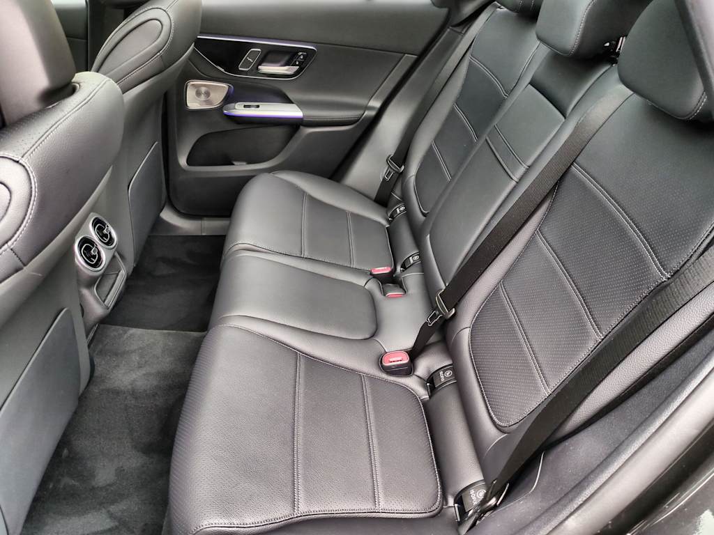 Thumbnail: 2025 Mercedes-Benz GLC - 28