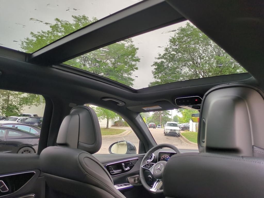 Thumbnail: 2025 Mercedes-Benz GLC - 30