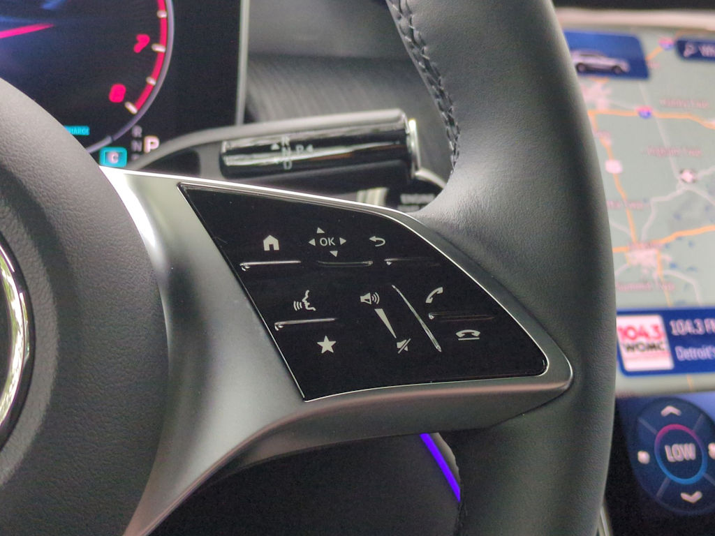 Thumbnail: 2025 Mercedes-Benz GLC - 32