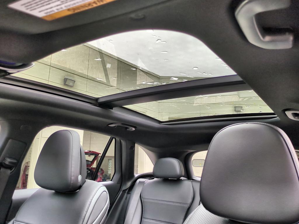 Thumbnail: 2025 Mercedes-Benz GLC - 27