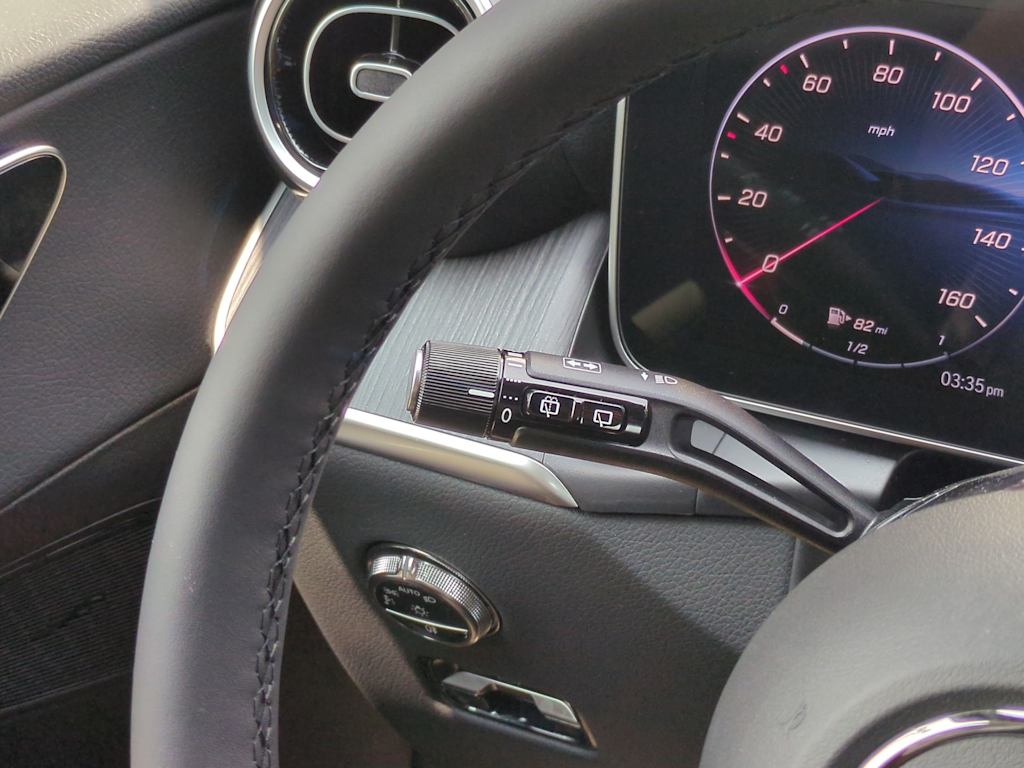 Thumbnail: 2025 Mercedes-Benz GLC - 33