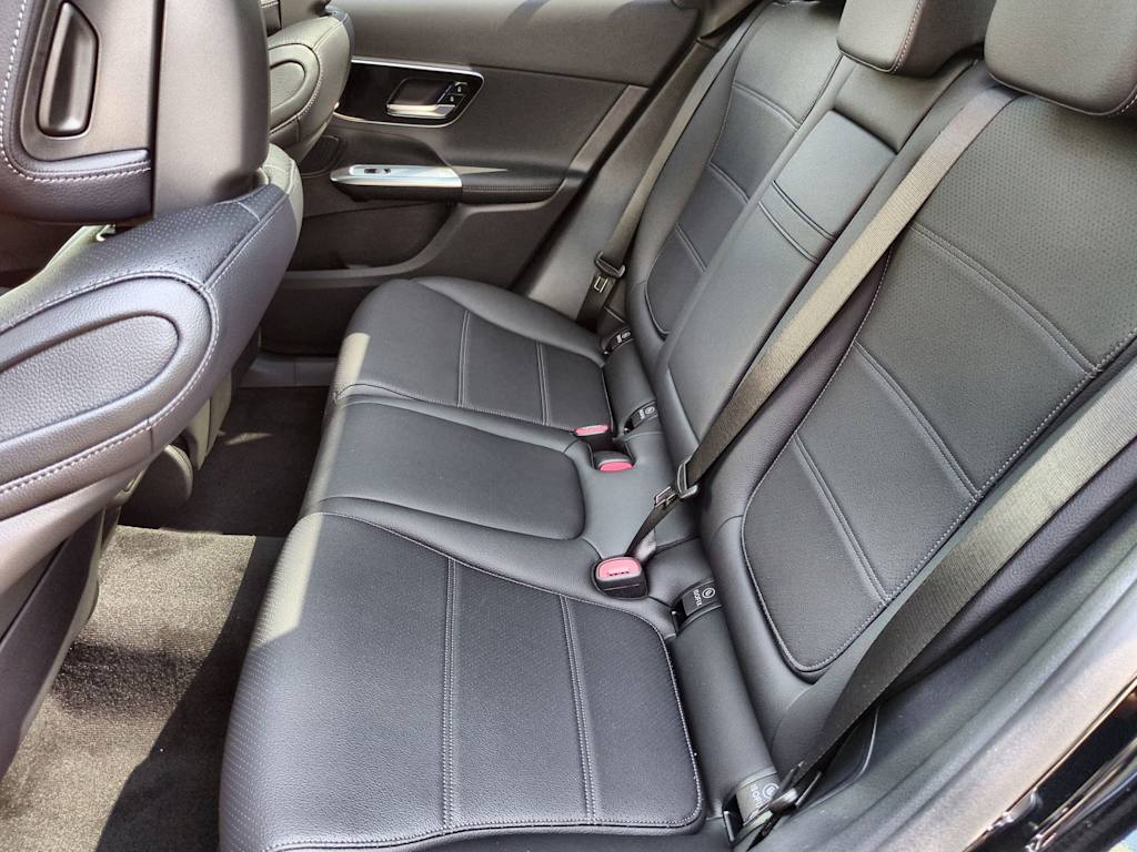 Thumbnail: 2025 Mercedes-Benz GLC - 28