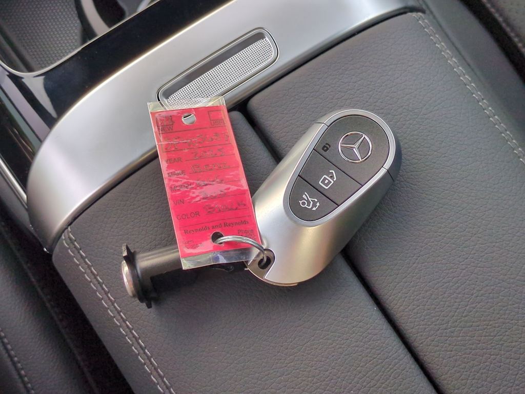 Thumbnail: 2025 Mercedes-Benz GLC - 18